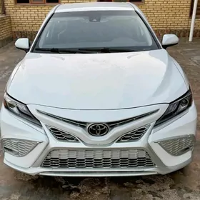 Toyota Camry 2020