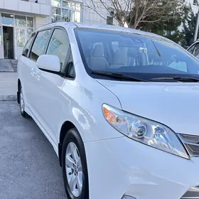 Toyota Sienna 2018