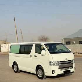 Toyota Hiace 2012