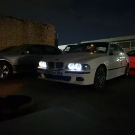 BMW E39 2002