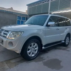 Mitsubishi Pajero 2014
