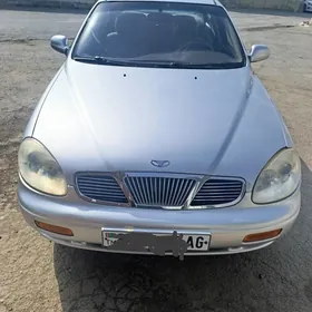Daewoo Leganza 1999