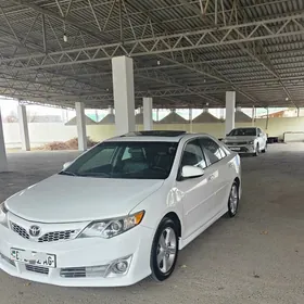 Toyota Camry 2014