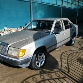 Mercedes-Benz 190E 1990