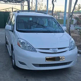 Toyota Sienna 2008
