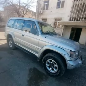 Mitsubishi Montero 1994