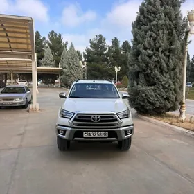 Toyota Hilux 2022