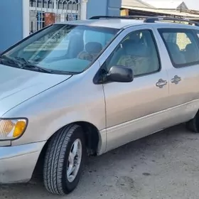 Toyota Sienna 2001