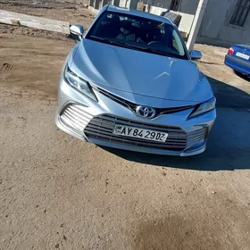 Toyota Camry 2021