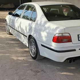 BMW E39 2000