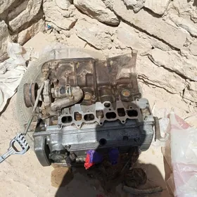 Mator Tayota Carolla.