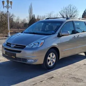 Toyota Sienna 2005