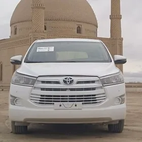 Toyota Innova 2020