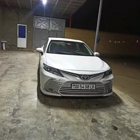 Toyota Camry 2021