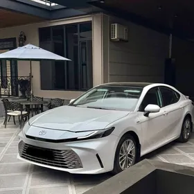 Toyota Camry 2025