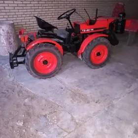 Mini traktor