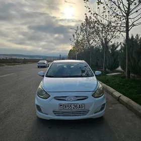 Hyundai Accent 2011