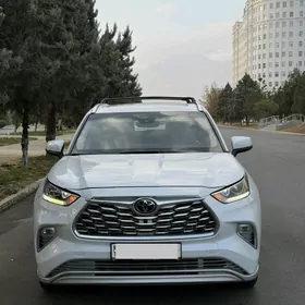 Toyota Highlander 2022