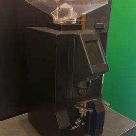 grinder ( кофемолка )