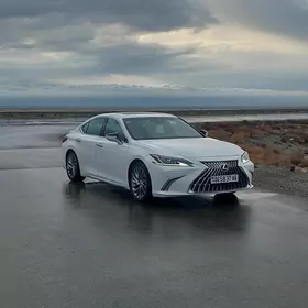 Lexus ES 350 2019