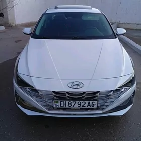 Hyundai Elantra 2022