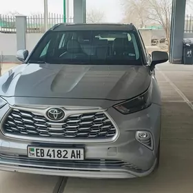 Toyota Highlander 2022