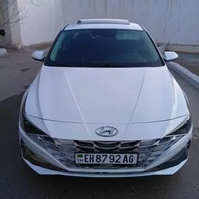 Hyundai Elantra 2022