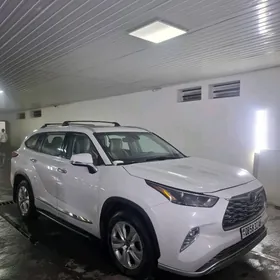 Toyota Highlander 2022