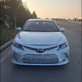 Toyota Camry 2020