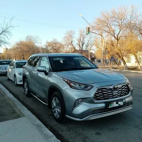 Toyota Highlander 2020