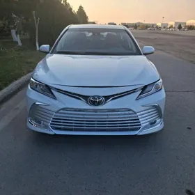 Toyota Camry 2020
