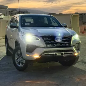 Toyota Fortuner 2025