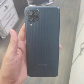 Samsung M12