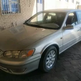 Toyota Camry 2001