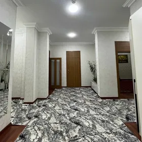 Podwoyskiy elitka 3komnat 1eta