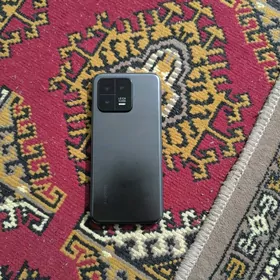 Xiaomi 13.  8+4/256