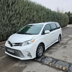 Toyota Sienna 2020