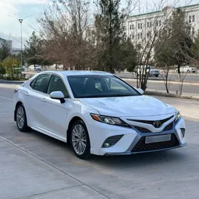 Toyota Camry 2020