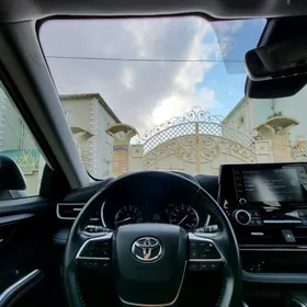 Toyota Highlander 2021