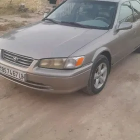 Toyota Camry 2000