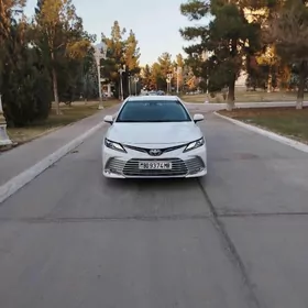 Toyota Camry 2020