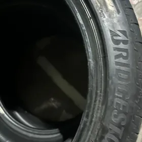 bridgestone teker  235/45/18