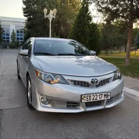 Toyota Camry 2012