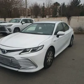 Toyota Camry 2021