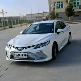 Toyota Camry 2021