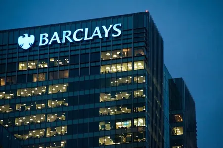 Barclays: Инвесторы сократили вложения в США, от этого выигрывает Великобритания