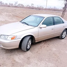 Toyota Camry 2001