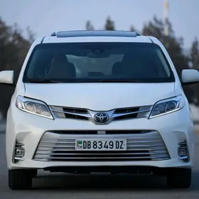 Toyota Sienna 2018