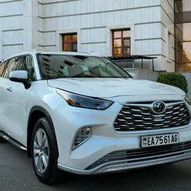 Toyota Highlander 2022