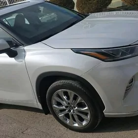 Toyota Highlander 2022